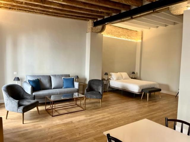 Ti1 Estiloso Loft 120M De La Catedral Tomas De Ibarra Street Sevilla Exterior foto